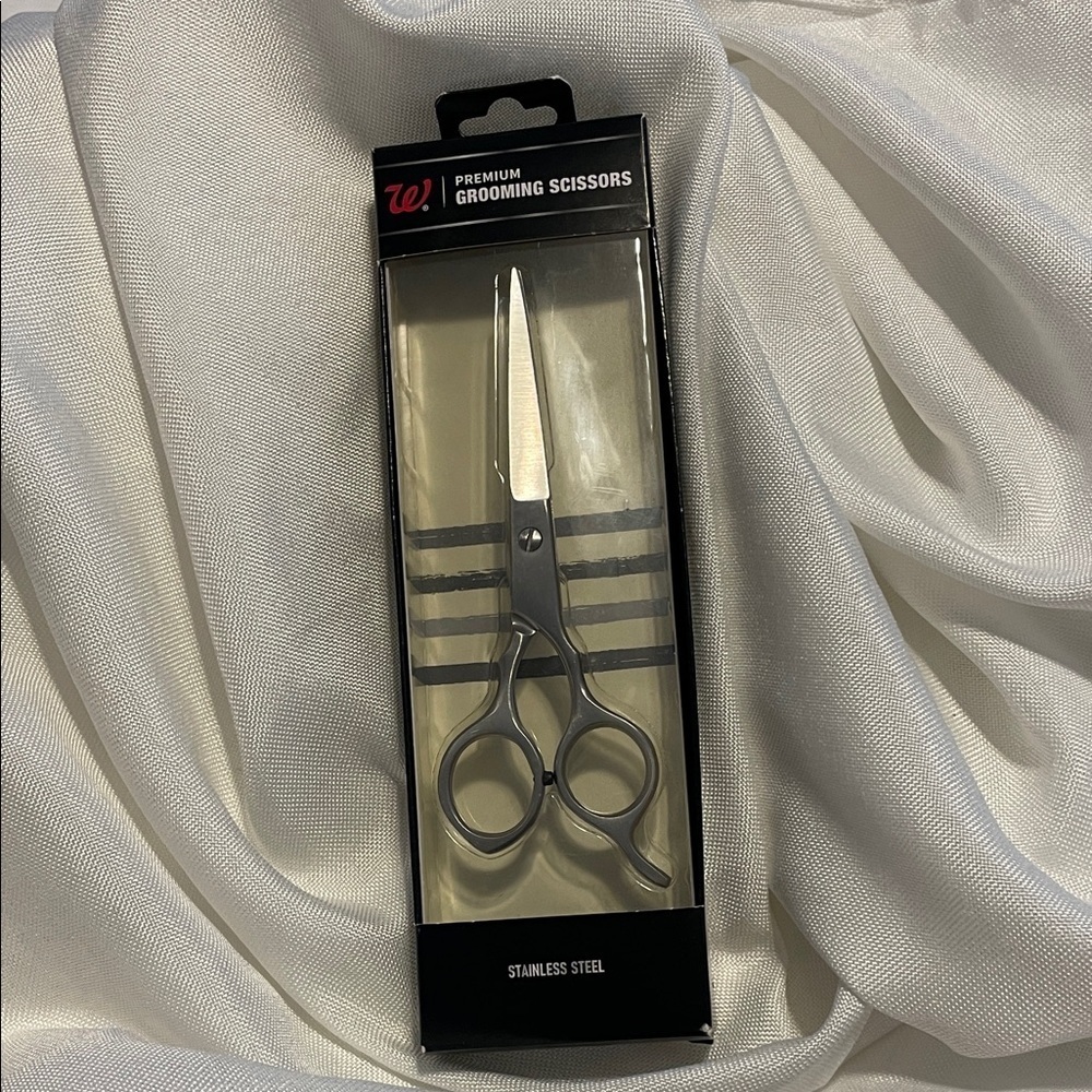 Premium Grooming Scissors - Silver for your Beard, sideburns or unruly hair. 😀